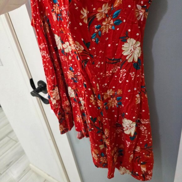 Torrid Women’s 5X Red Floral Tank Top Blouse Sleeveless Button Front Lightweight - Picture 7 of 11